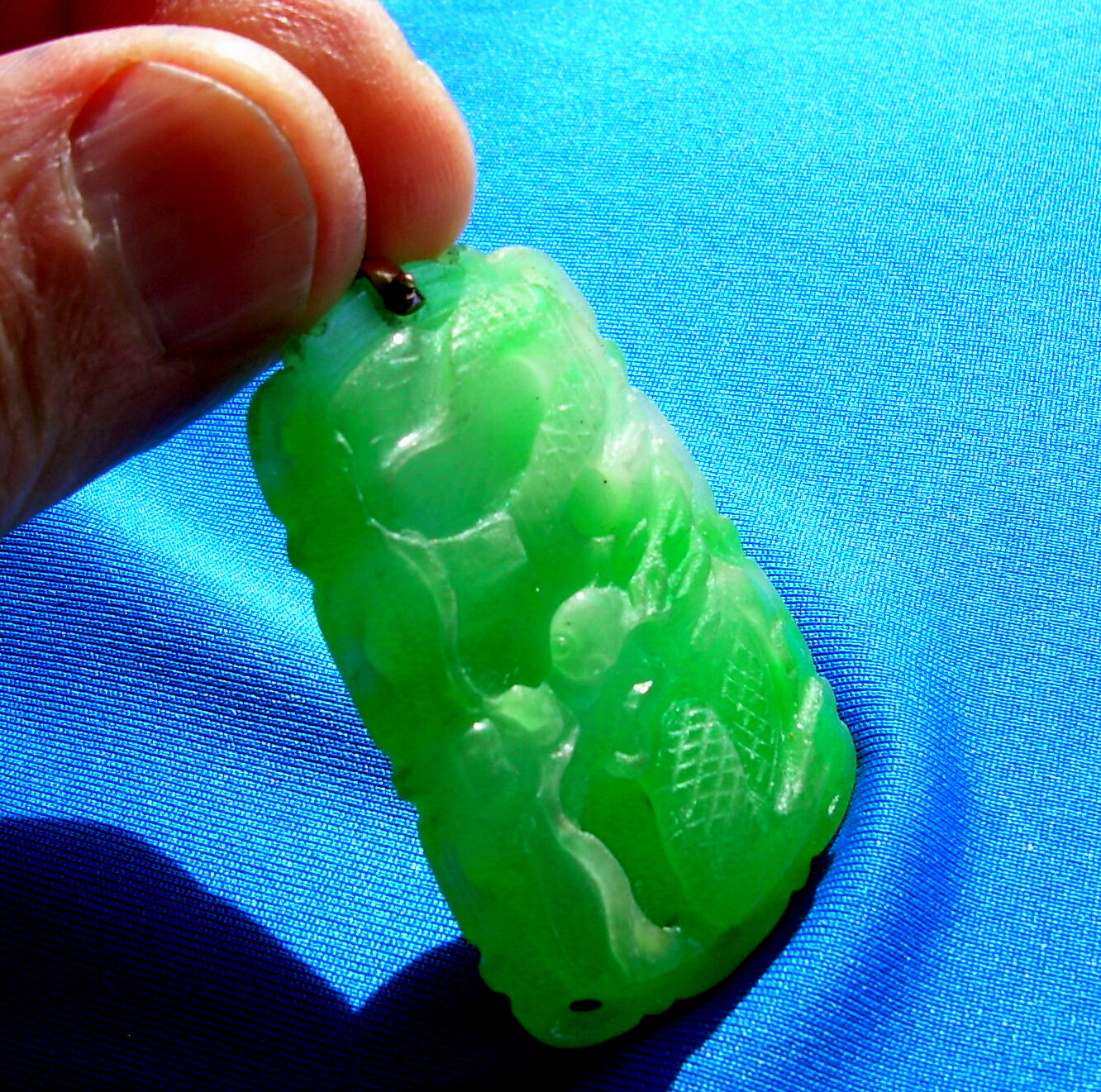 EARTH MINED Jadeite JADE Vintage Carve Dragon Pendant Green Translucent 14K GOLD