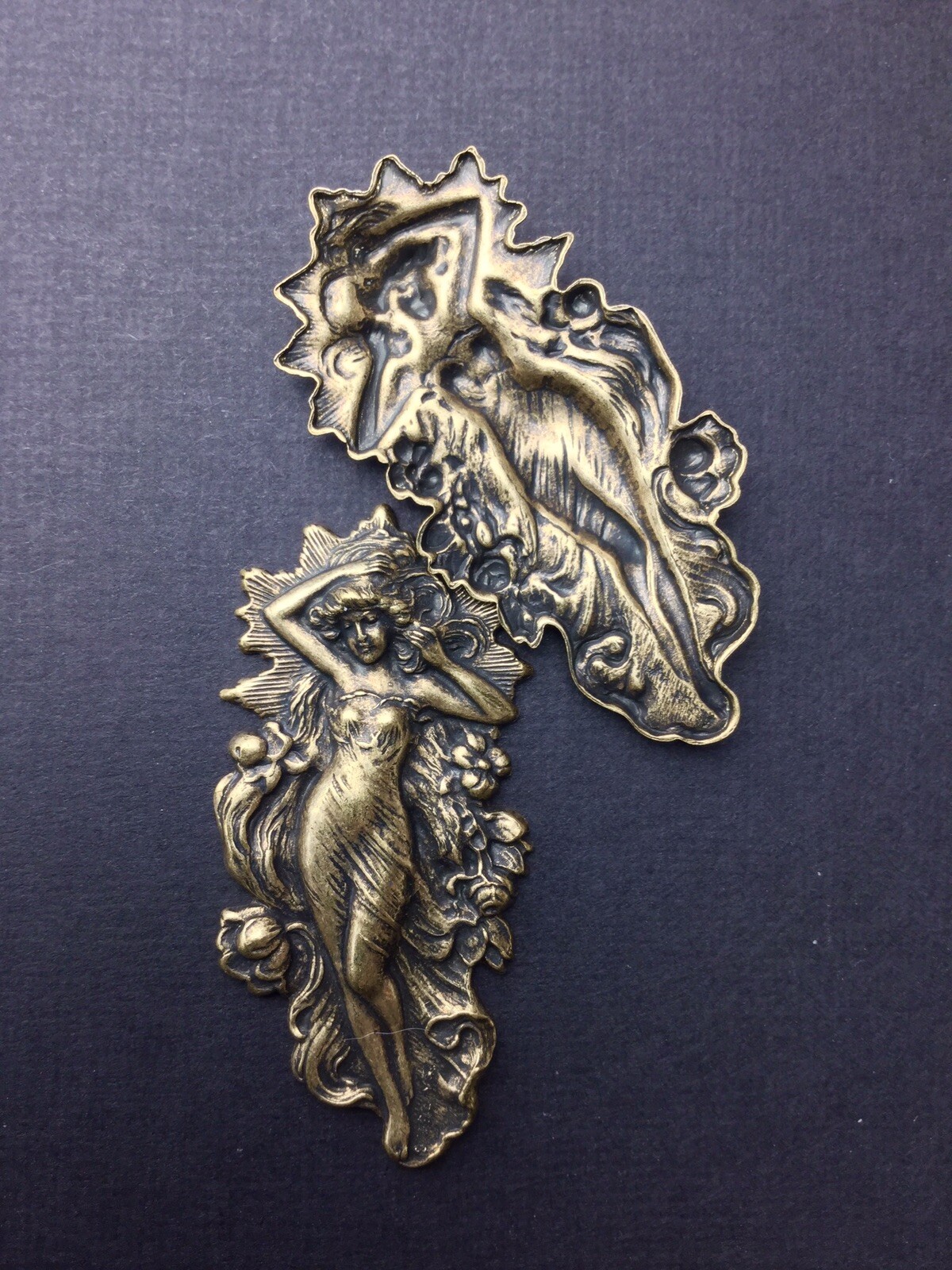 15203 Brass Oxidized Victorian Woman Jewelry Finding