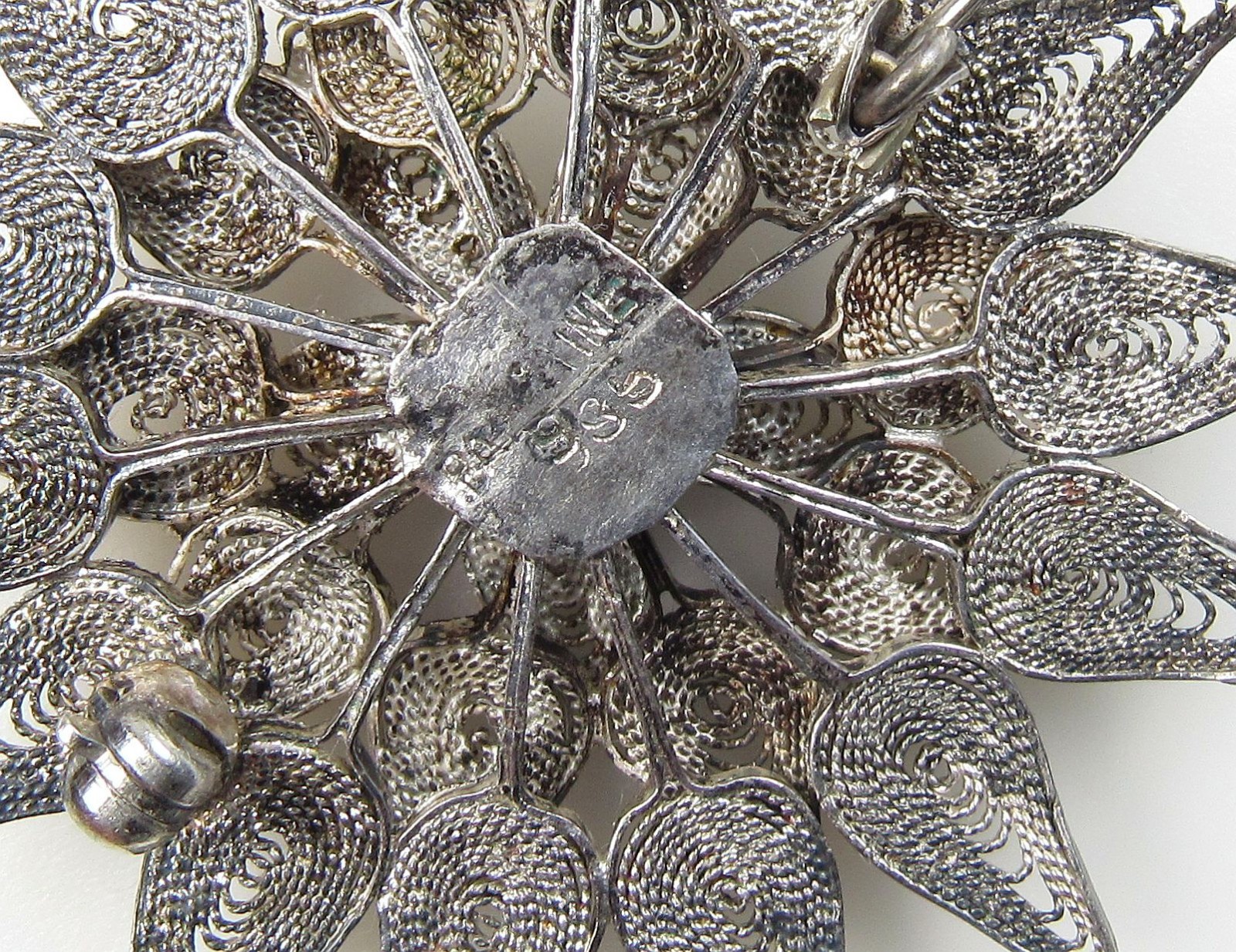 935 Argentium Silver Antique Filigree Flower Motif Brooch Pin about 1 – 3/4″