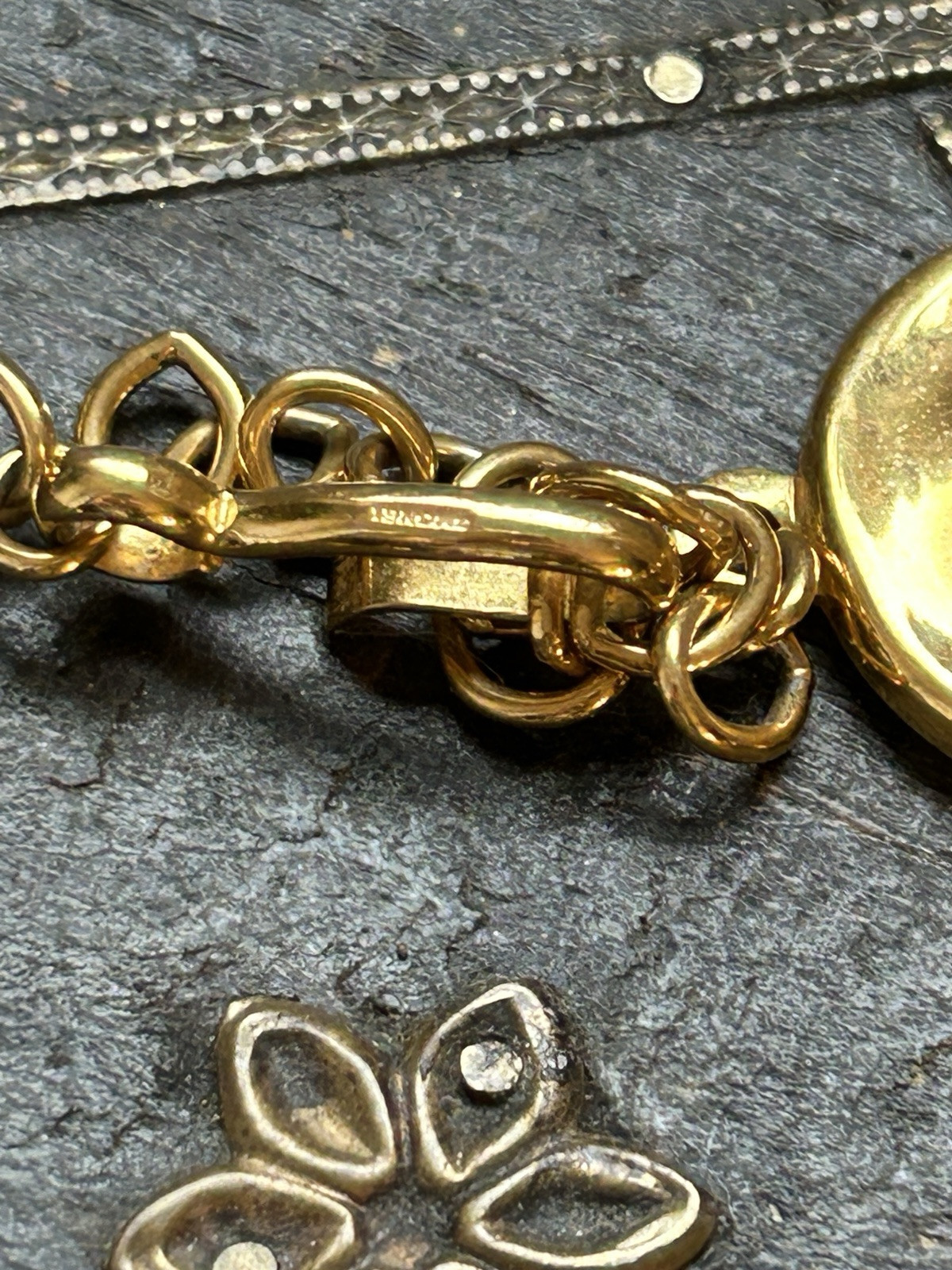 FABULOUS MONET GOLD-TONE FINISH MODERN CONVEX DISK COLLAR NECKLACE Egyptian