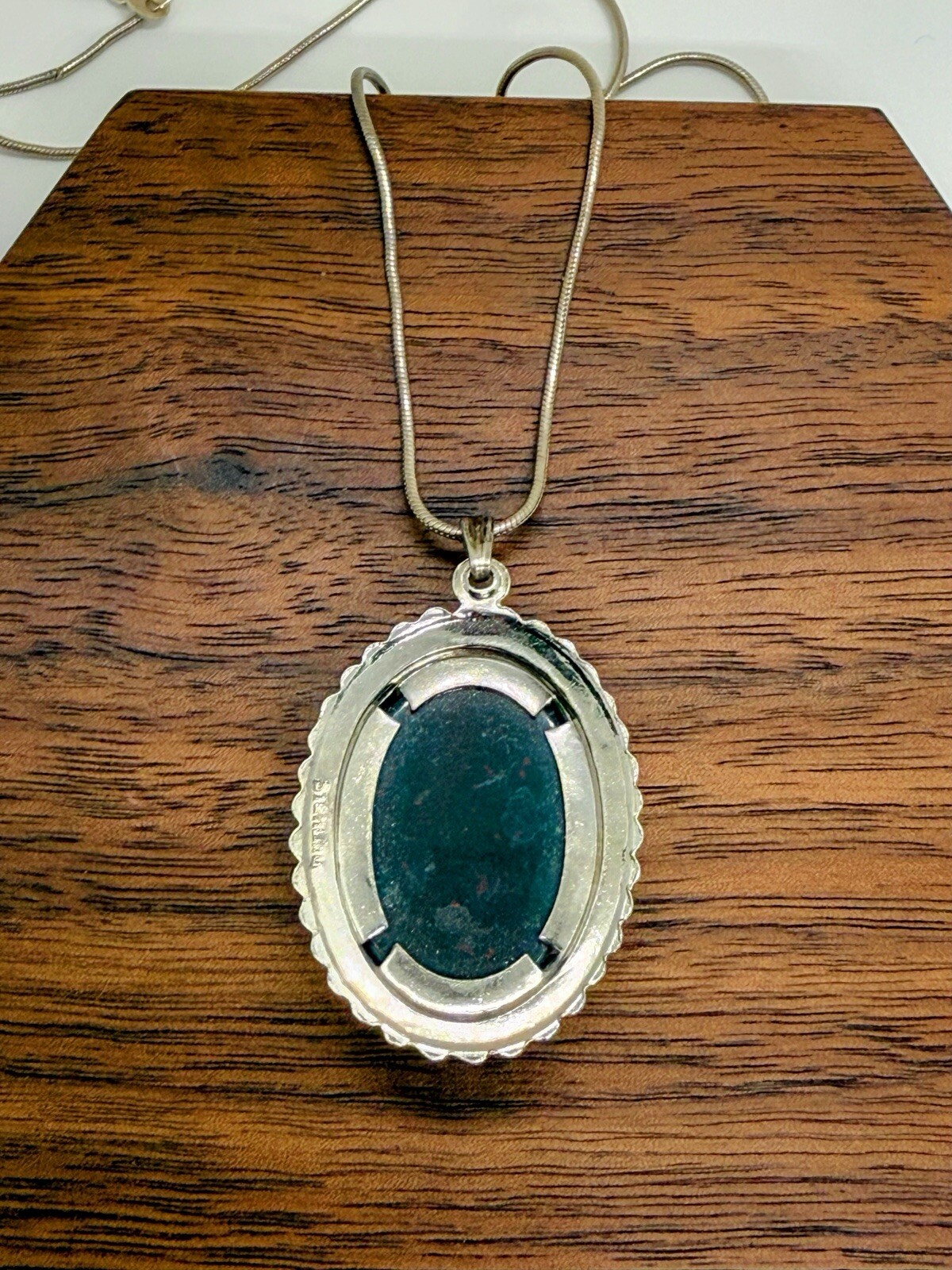 Vintage Sterling Silver Bloodstone Pendant On 18” Sterling Chain Jewelry