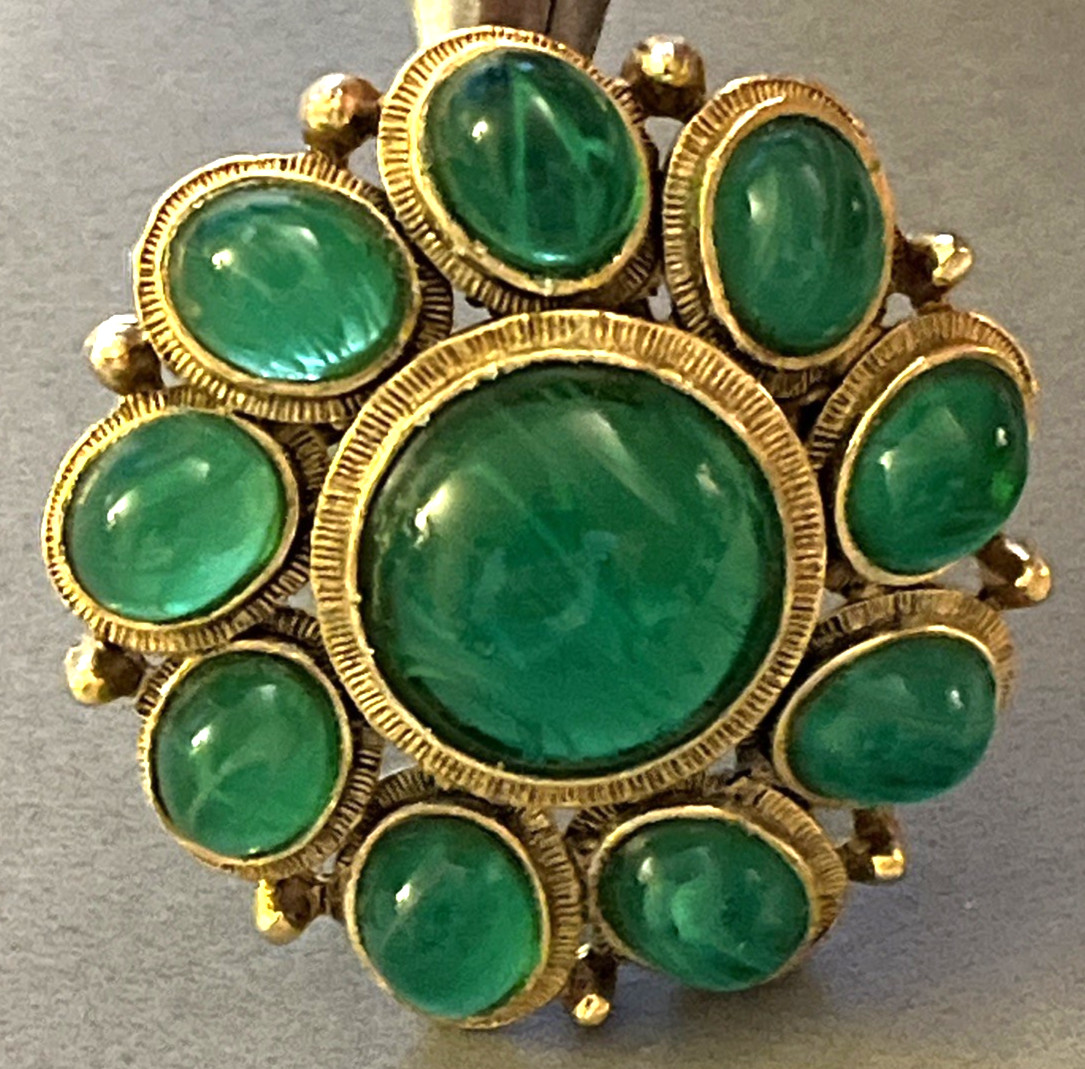 Vintage & Mint WEISS Green Gripoix Glass Cabochon Gold Tone Pin Brooch
