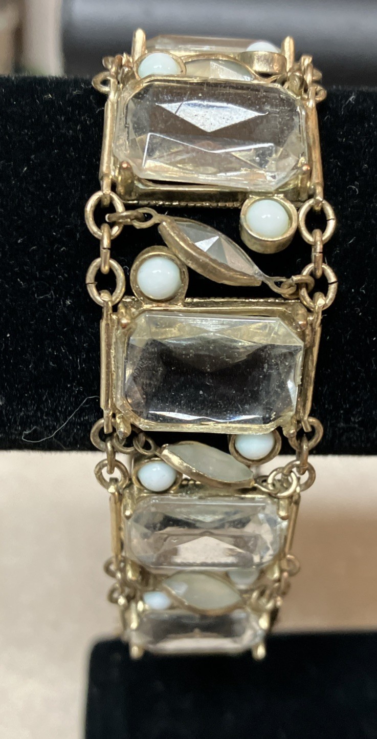 Vntge “Rock Crystal” Lucite/Acrylic Bracelet Rectangle Clear Faceted Panels 7.5”