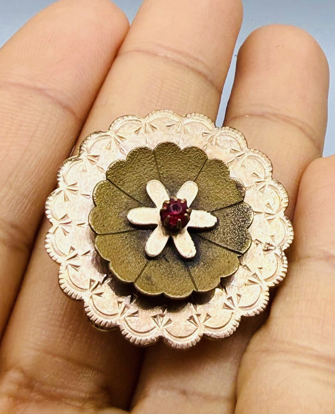 Vtg Unmarked Antique Victorian Gold Filled Red Glass Stone Flower Pin Brooch