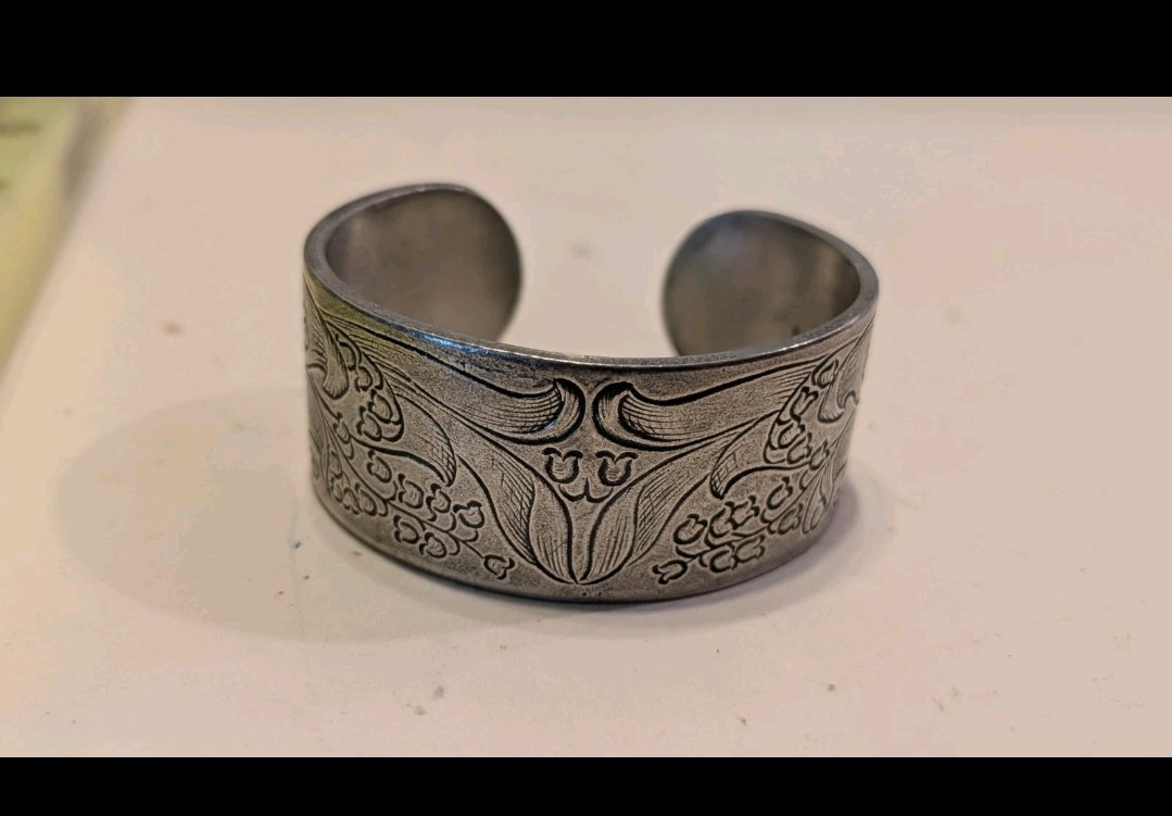 Salisbury Pewter Floral Cuff Bracelet Signed Macy Silver Tone Wide Etched Bangle