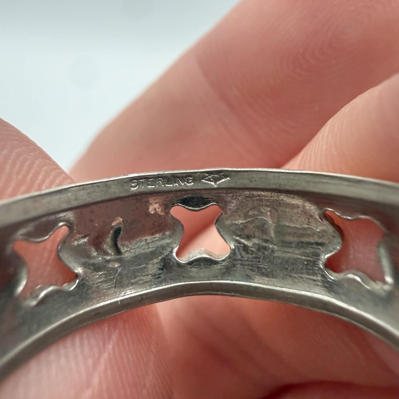 Vtg Sterling Silver Band Ring Sz Cut out Hearts & Flowers Design Sz 9
