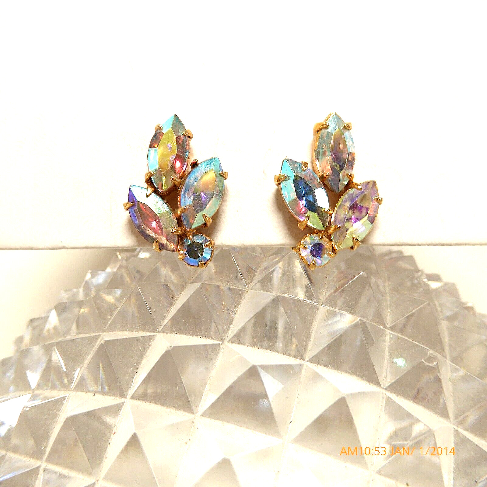 VINTAGE EMERALD CUT AB RHINESTONE BROOCH AND EARRINGS