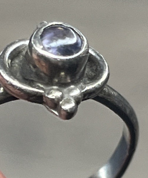 Vintage Sterling Silver 925 Purple Iolite Cabochon Ring Boho Ornate 1.8g SZ 4.5