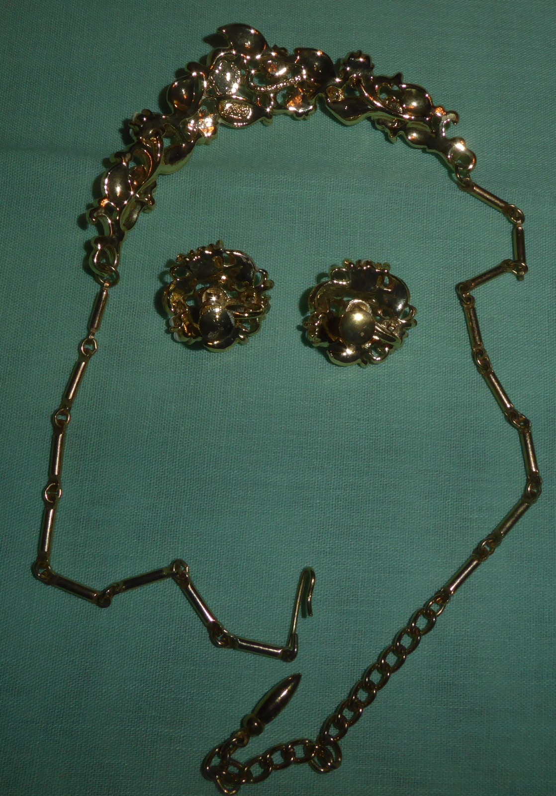 Vintage CORO Silver-tone White Enamel Floral Bib Necklace with Matching Earrings