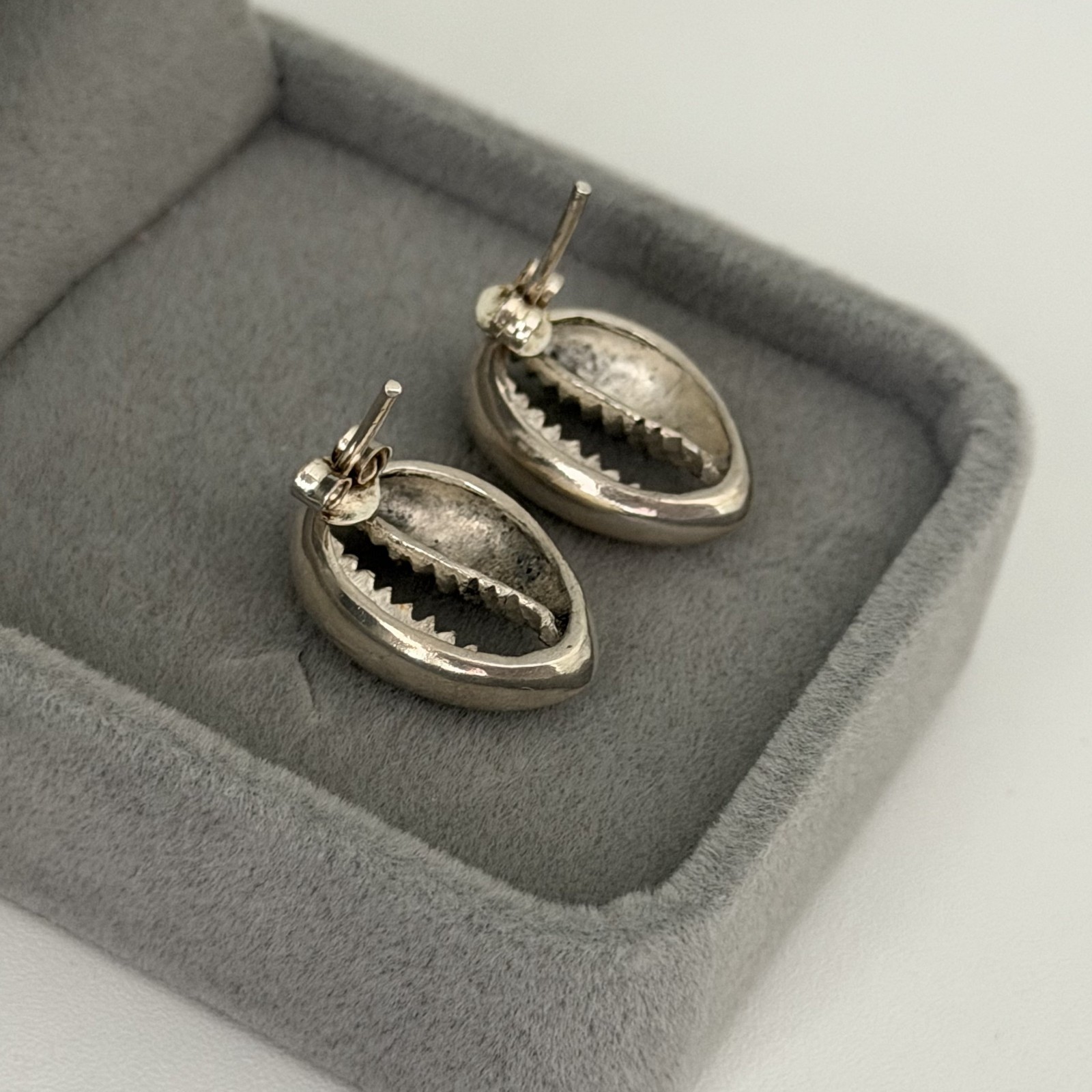 Vintage 925 Sterling Silver Cowrie Shell Shaped Post Earrings