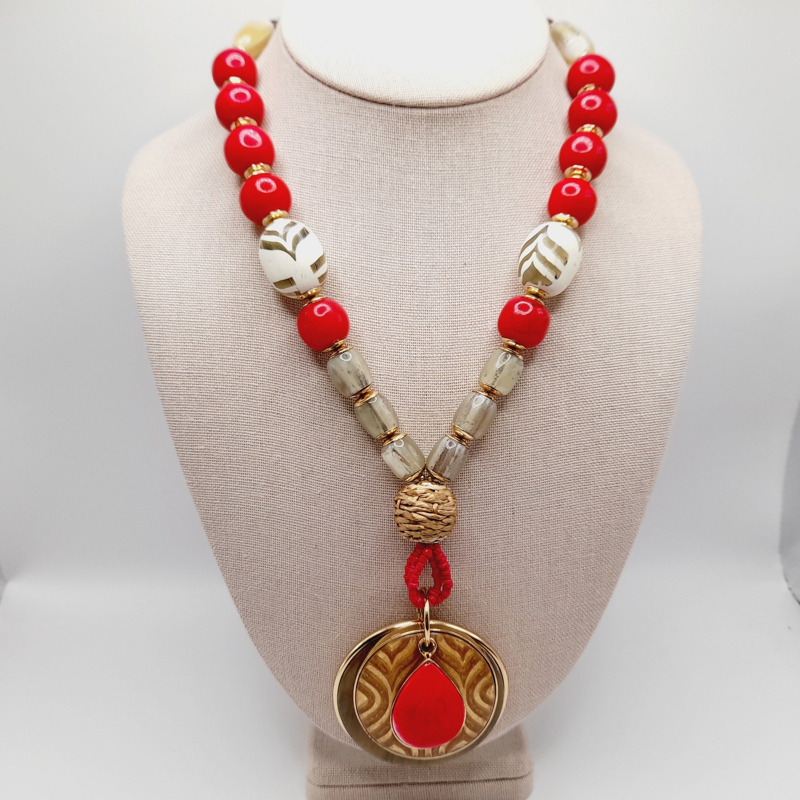 Chico’s Pink Beige Brown Beaded Triple Pendent Necklace – 22 Inches