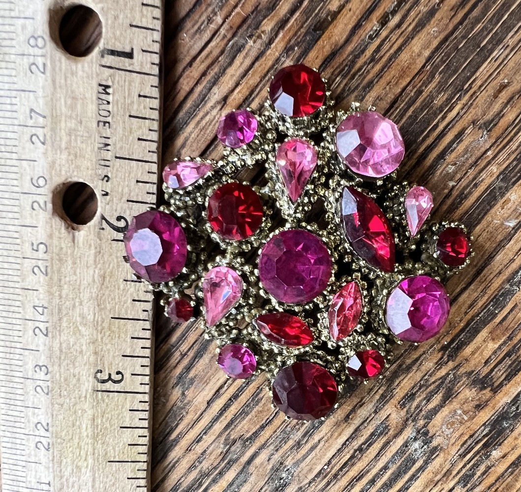 Vintage Weiss Shades of Pink & Red Different Shapes Brutalist RS Pin 2 1/4″ H”