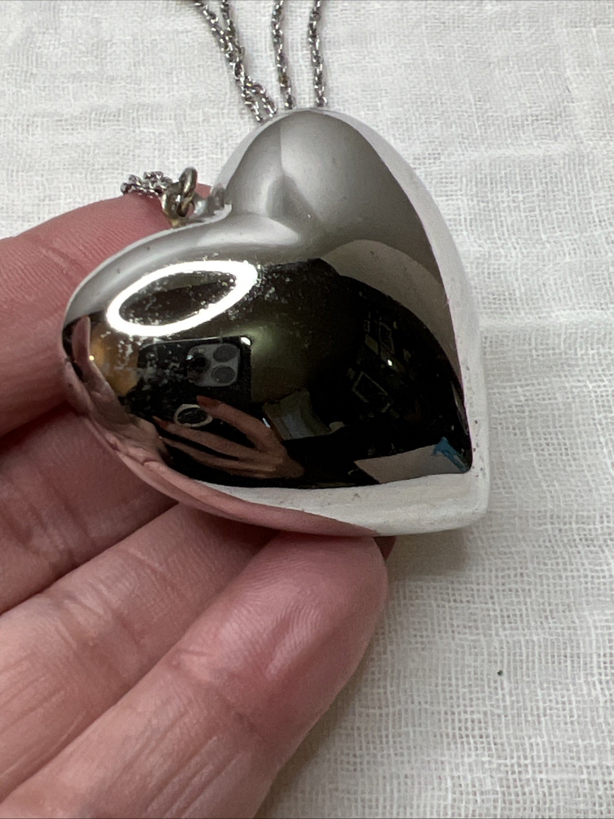 VTG NWT Crown Trifari Puffy Heart Necklace Silver Tone 28” NOS 1978-85