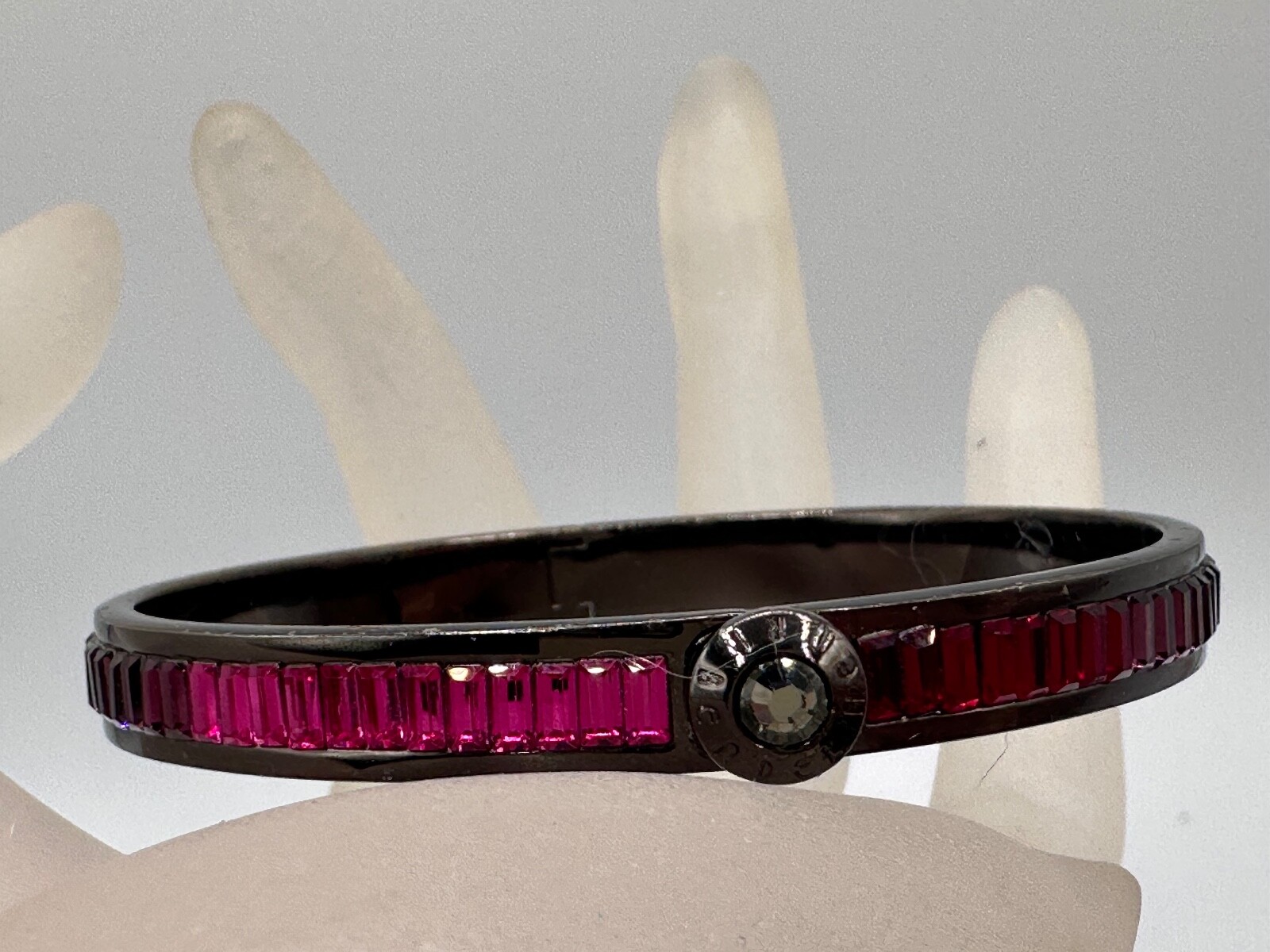 ESTATE GUNMETAL PINK GARNET CRYSTAL HENRI BENDEL SIGNED BANGLE BRACELET