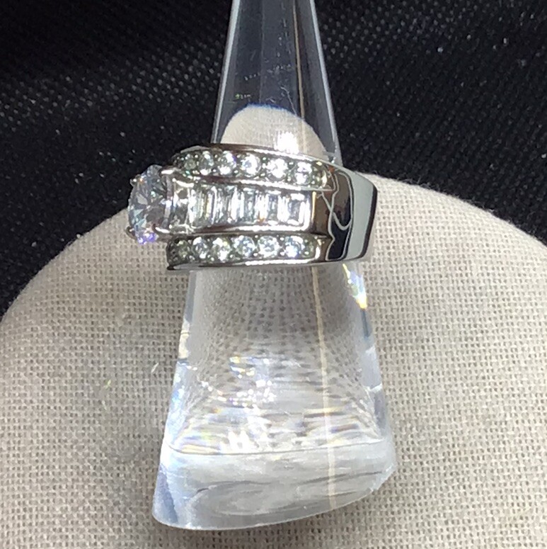 Vintage Slver Tone Costume Chunky Clear Cut Glass Stone Ring Sz 6.75 C587