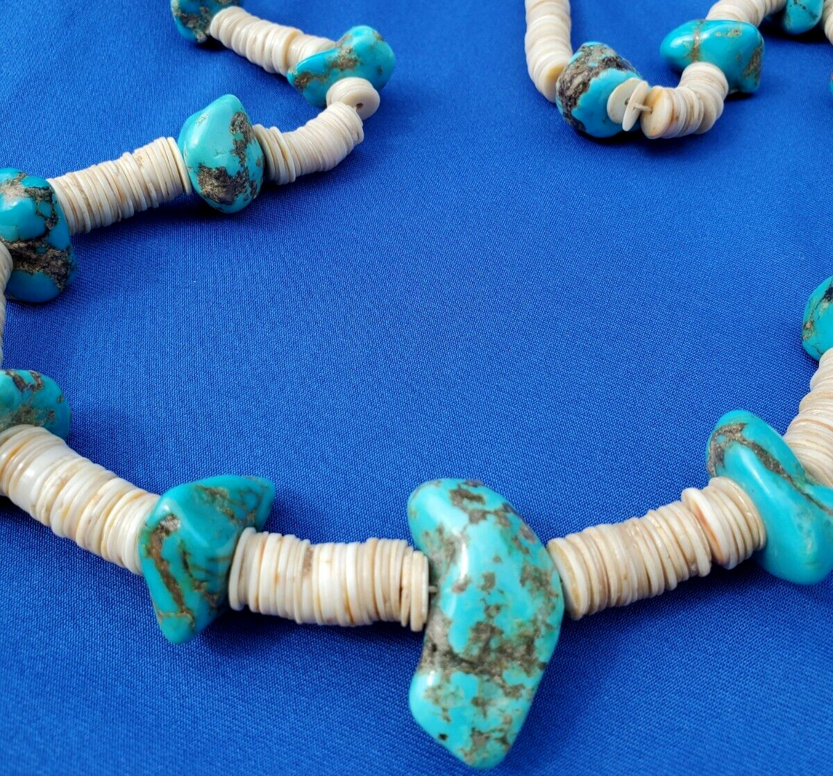 NATIVE VINTAGE SANTO DOMINGO TURQUOISE WHITE SHELL STERLING SILVER NECKLACE 28″
