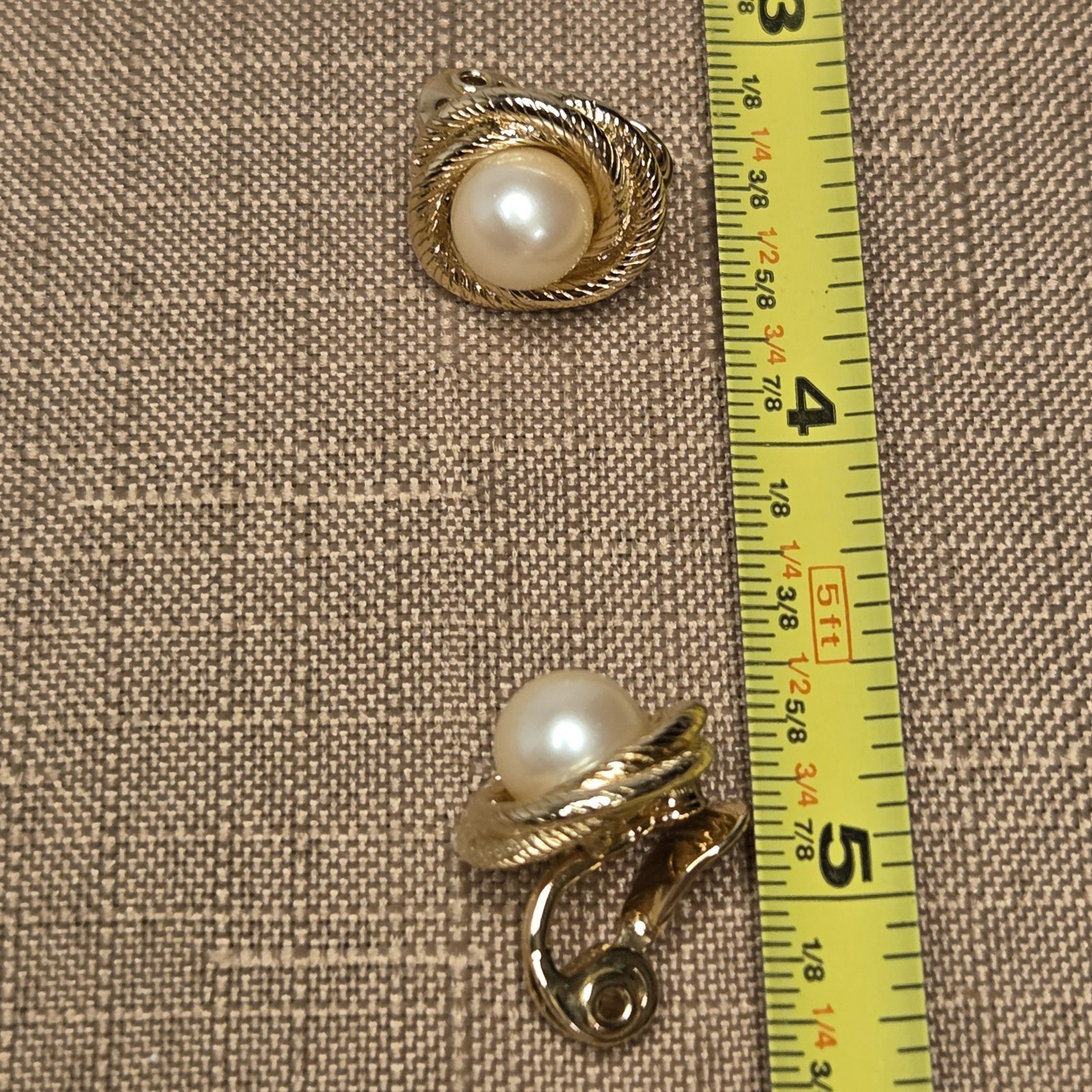 Lot Vintage 60s-80s Clip-On Earrings: Crown Trifari Silver Leaf, Monet & Pearl