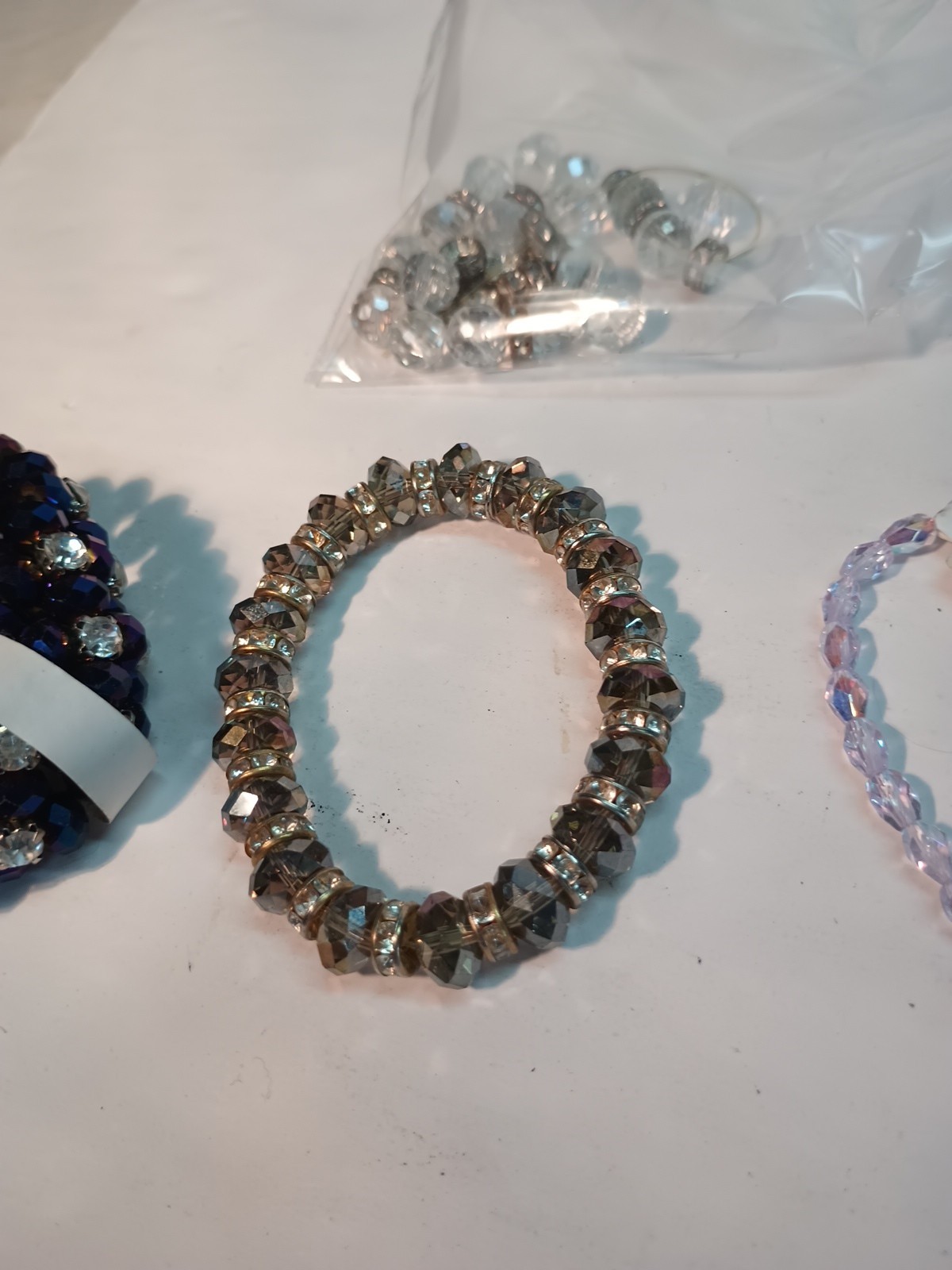 (1) Pre-owned Vintage Amazing 22 Costume Jewelry Pieces Not Sure If Some Might