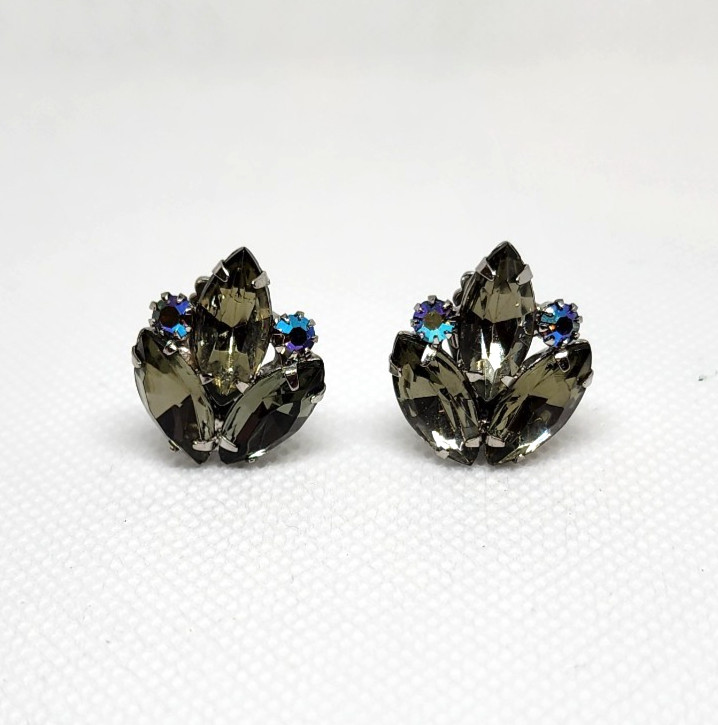Vtg Juliana Delizza & Elster Grey Smokey and Blue Rhinestones Clip on Earrings