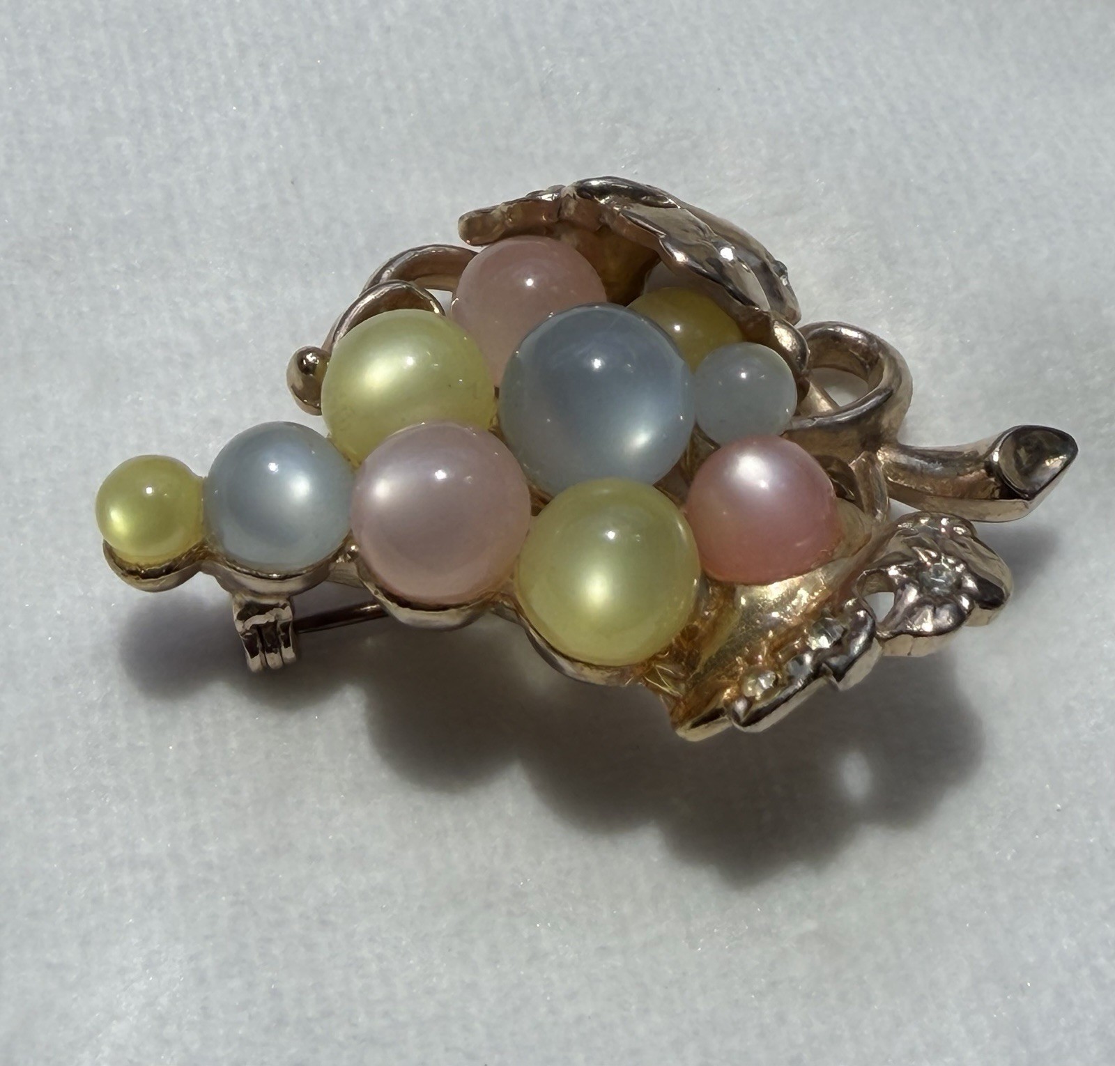 Vintage Moonglow Lucite Grape Cluster Brooch Pastel Colors Gold Tone
