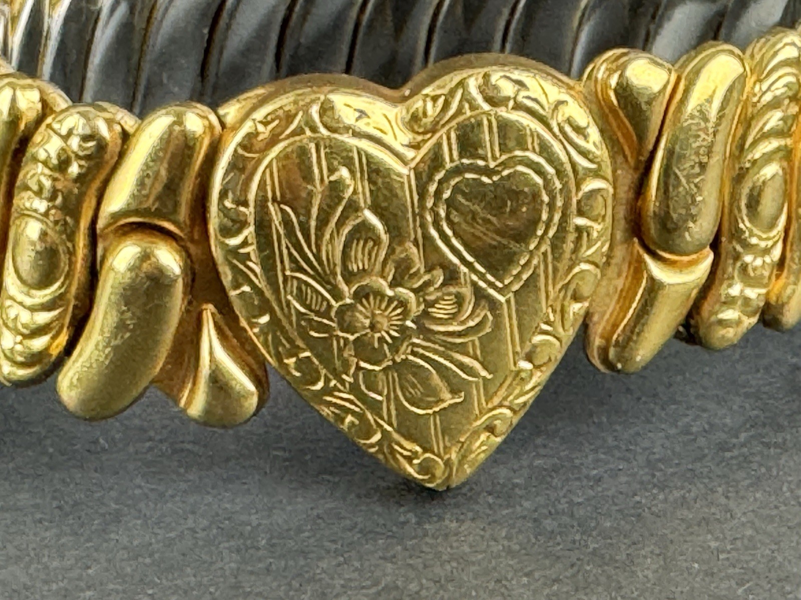 Vintage Sweetheart Bracelet Gold Heart 1/20 12KGF Stretch Band Child Size EUC