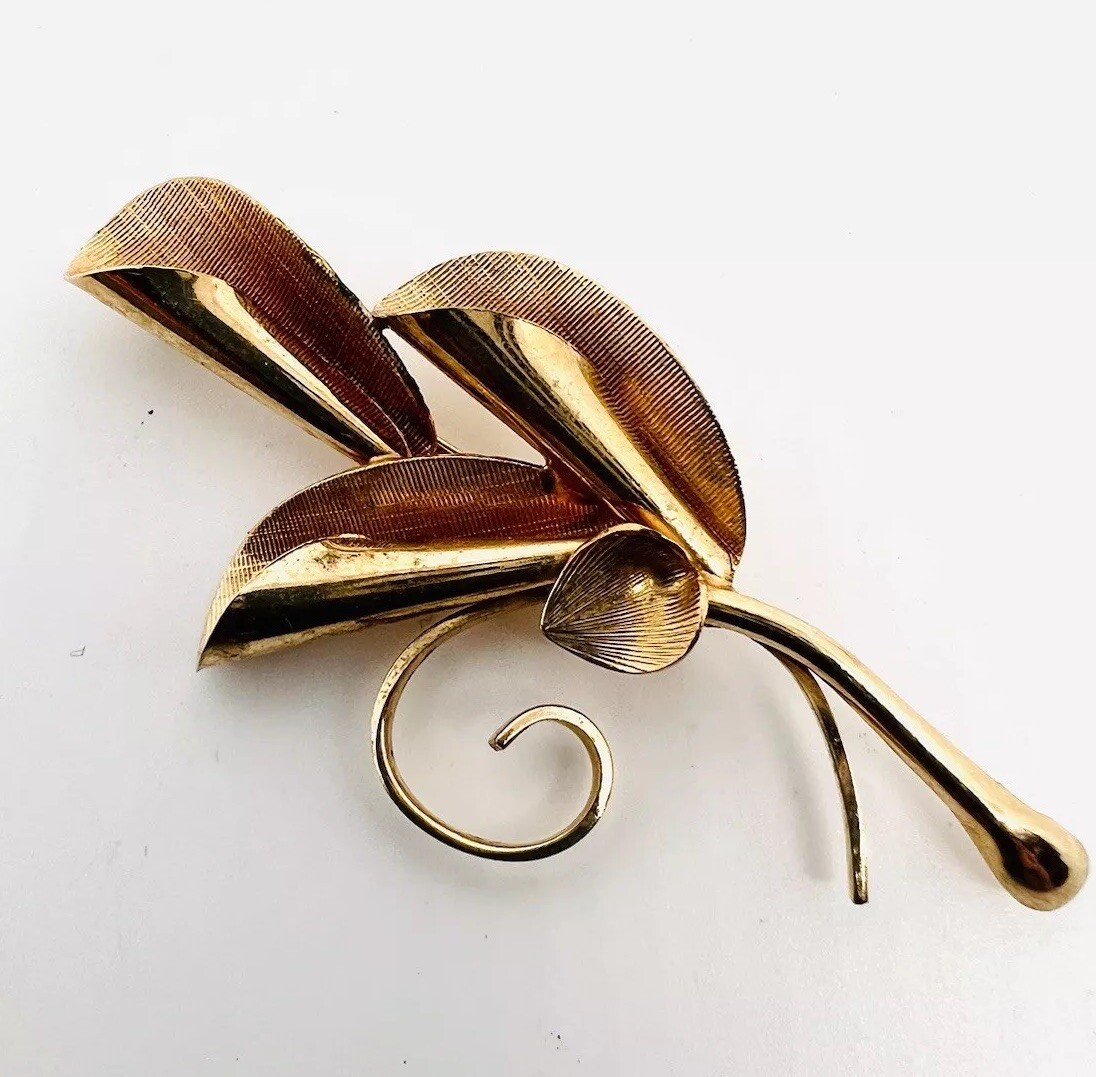 P. Inc Gold Filled Flower Leaves Brooch Curled Petals Signed Vintage Jewelry