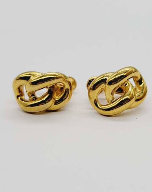 NAPIER Knot Screw Back Clip On Earrings Gold tone .6 in Intertwined Vintage
