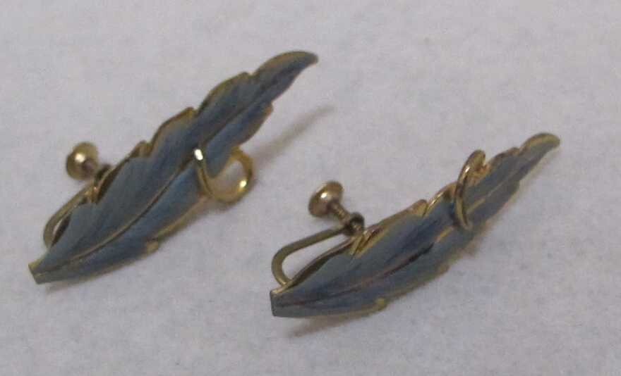 Vtg Light Teal Blue Enamel Gold Tone Slender LEAF Screw Back 1-1/2” Earrings