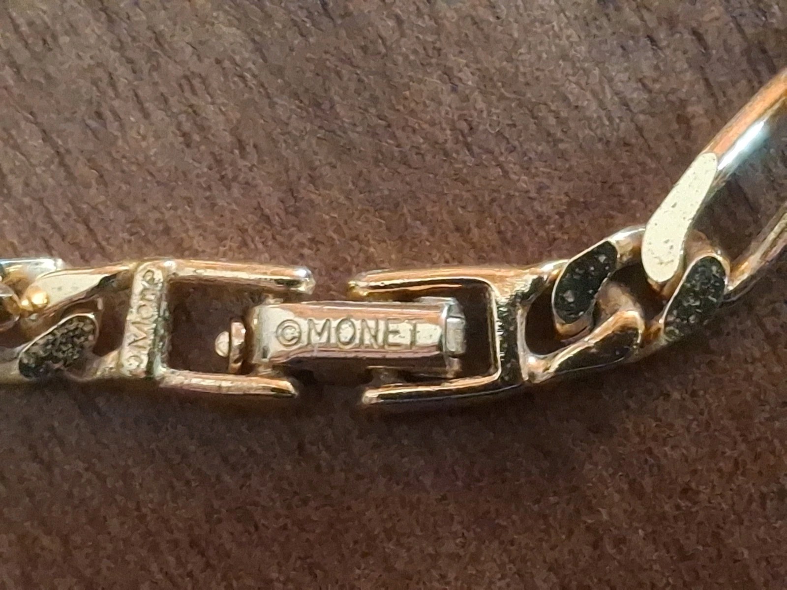 Monet 30″ Gold Tone Chain Necklace Figaro EXCELLENT CONDITION Jewelry