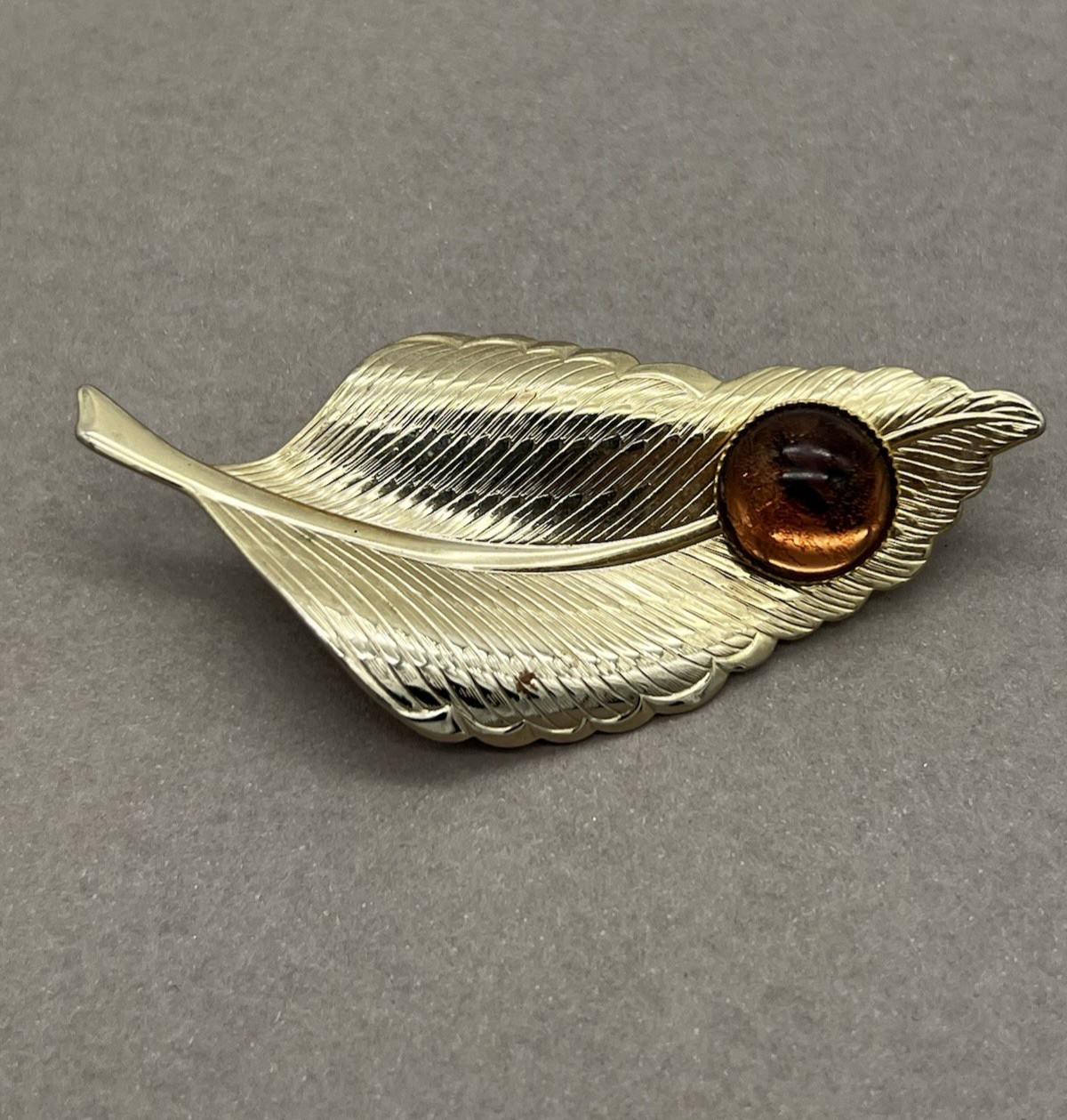 Vintage Leaf Brooch Gold Tone Amber Cabochon Nature Pin Retro Botanical Jewelry