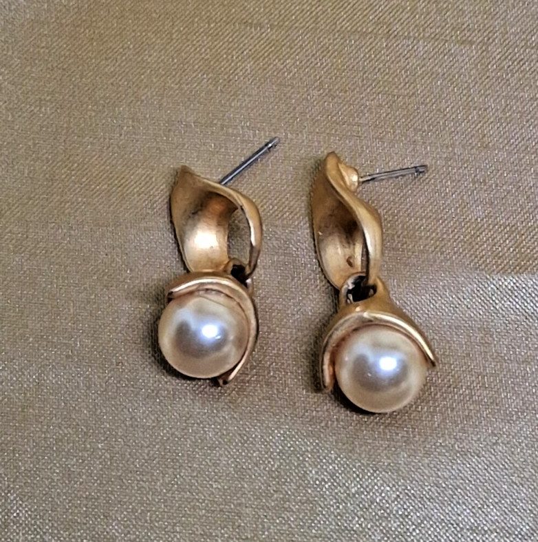 Vintage Gold-Tone Faux Pearl Dangle Drop Post Chunky Mid-Century Modern Earrings