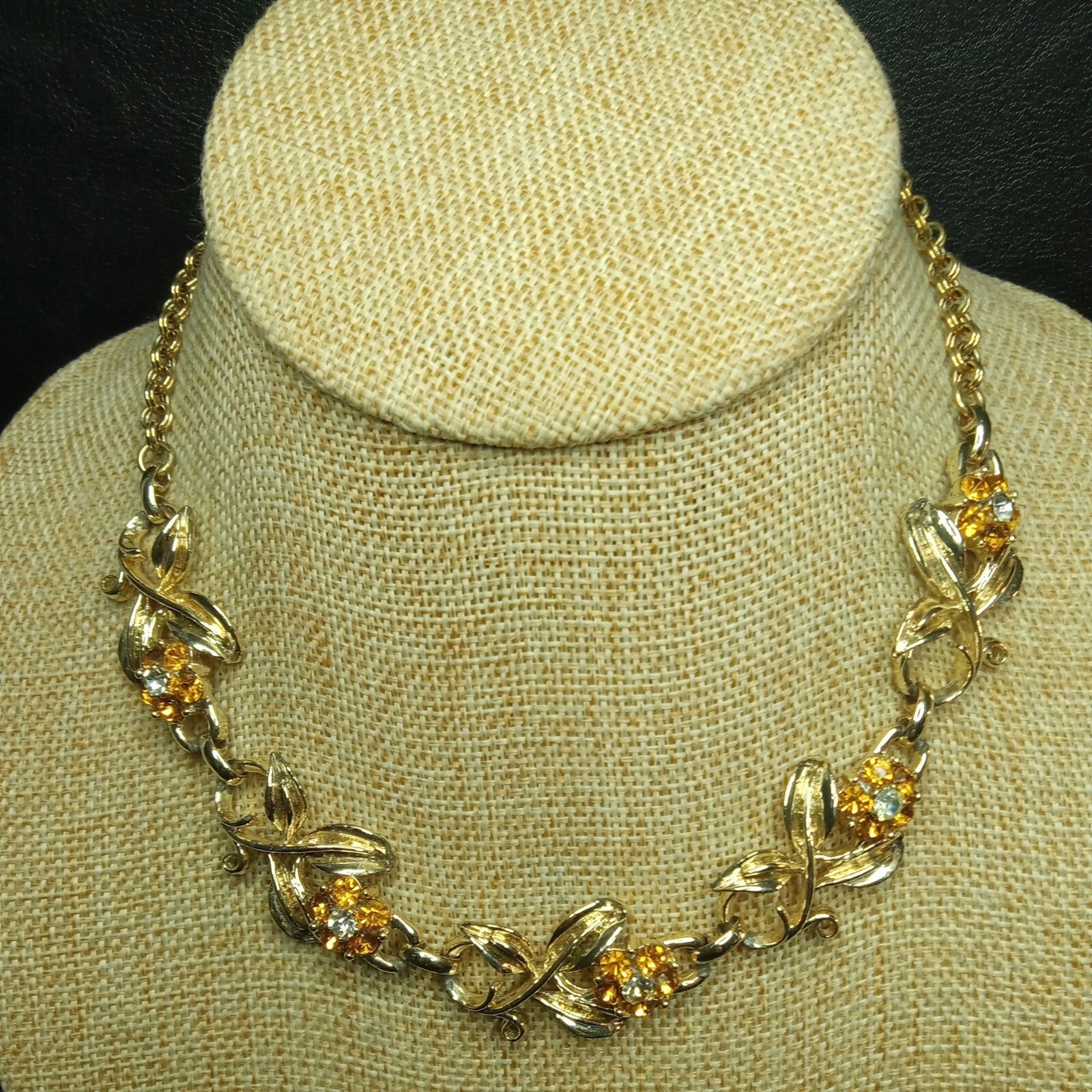 Vintage Faux Topaz And Clear Rhinestone Flowers Leaves Necklace. 6526