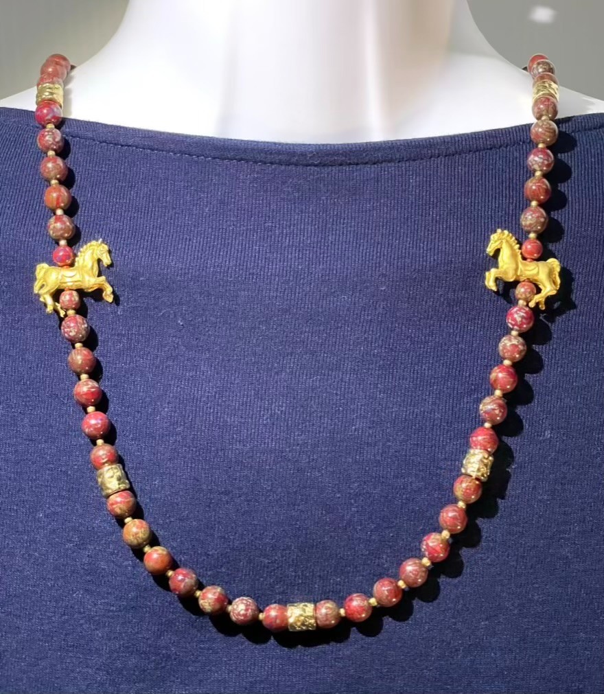 Horse Charms Necklace Gold Tone Metal Red Marbled Glass Beads Equestrian 26″