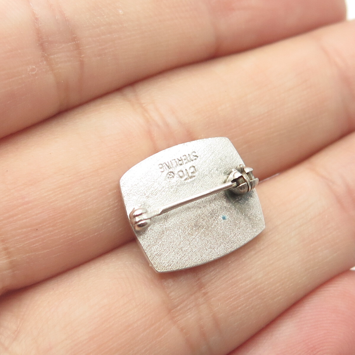 925 Sterling Silver Vintage cTo Black Enamel Protect Buildings Pin Brooch