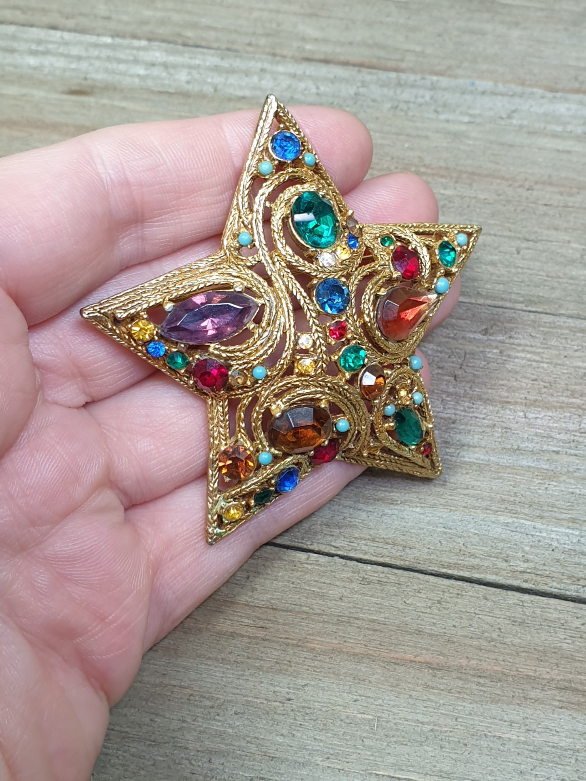 La Roco 1950s Star Brooch Pin Colorful Jewel Tone Rhinestones Gold Plated 2.5″