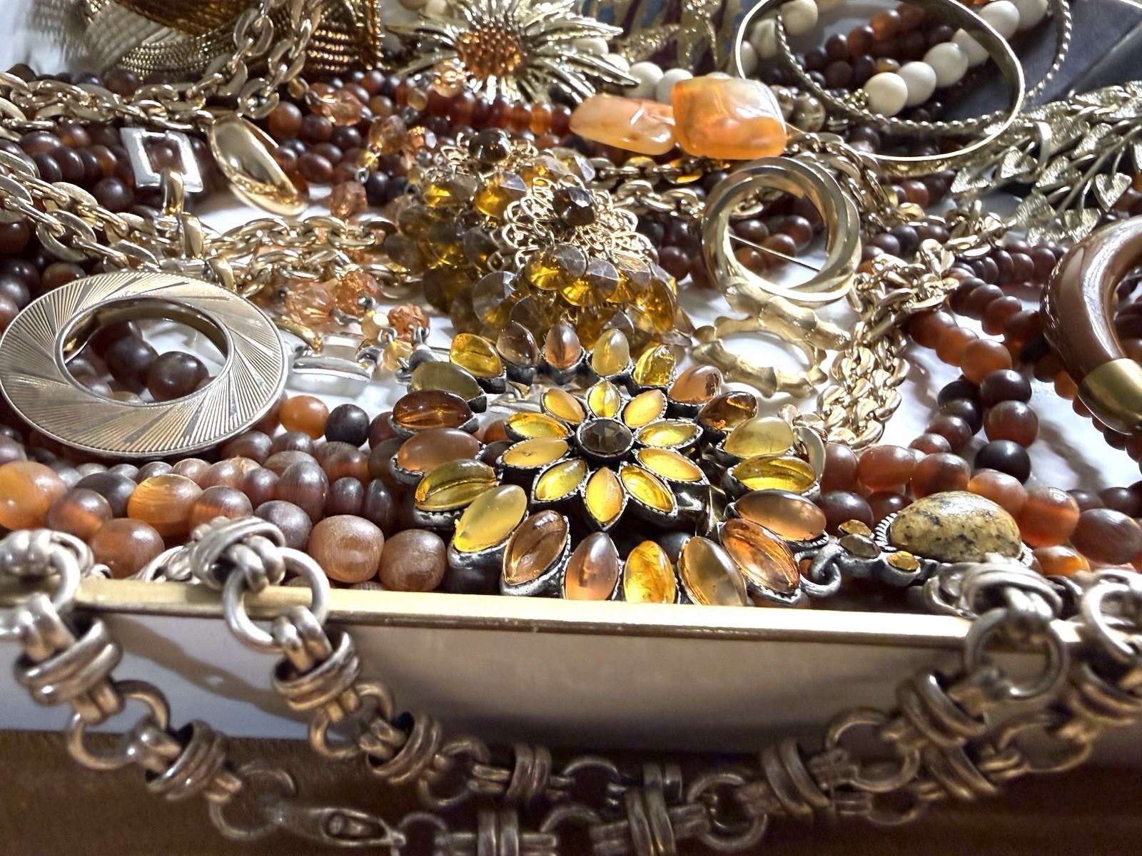 Hand Curated 20 Pc VINTAGE Earthtones Costume Jewelry Necklace Bracelet Lot V7