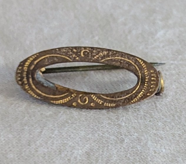 Victorian Era Gold Toned Pin With Engraved Design .75″ C-clasp hook