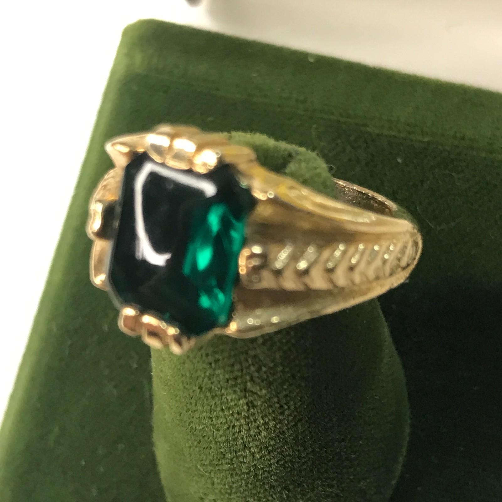 Vintage Simulated Emerald Gold Tone Ring Size 6 May Birth Stone Green