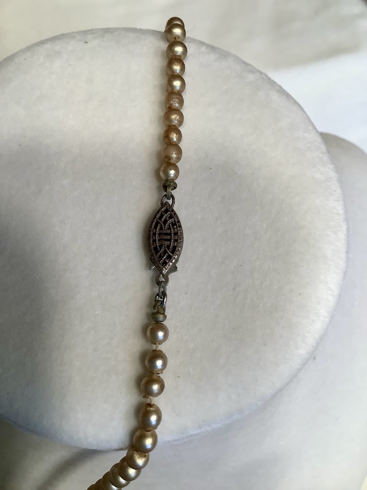 Vintage 16 inch Single Strand Faux Pearl Necklace With Fish Hook Clasp