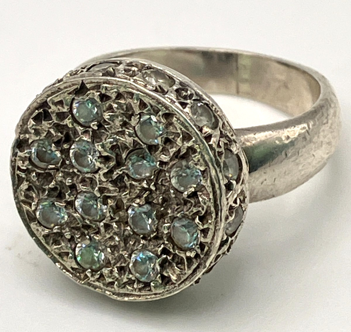 Vintage Sterling Silver Round Flat Top Sparkly Glass Pave Hammered Ring Size 6