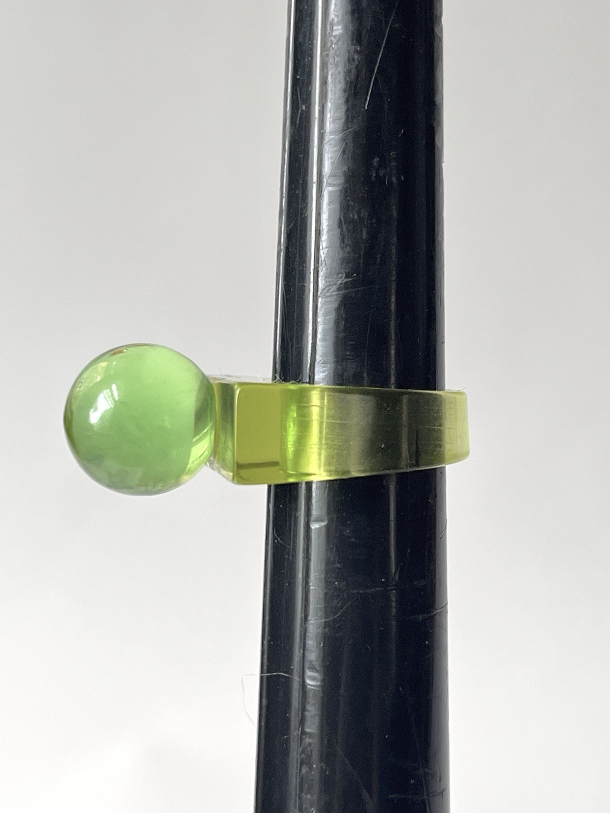 Vintage Size 7 Lucite Ring Chunky Hi-Ball Kiwi Green Statement Unisex Acrylic