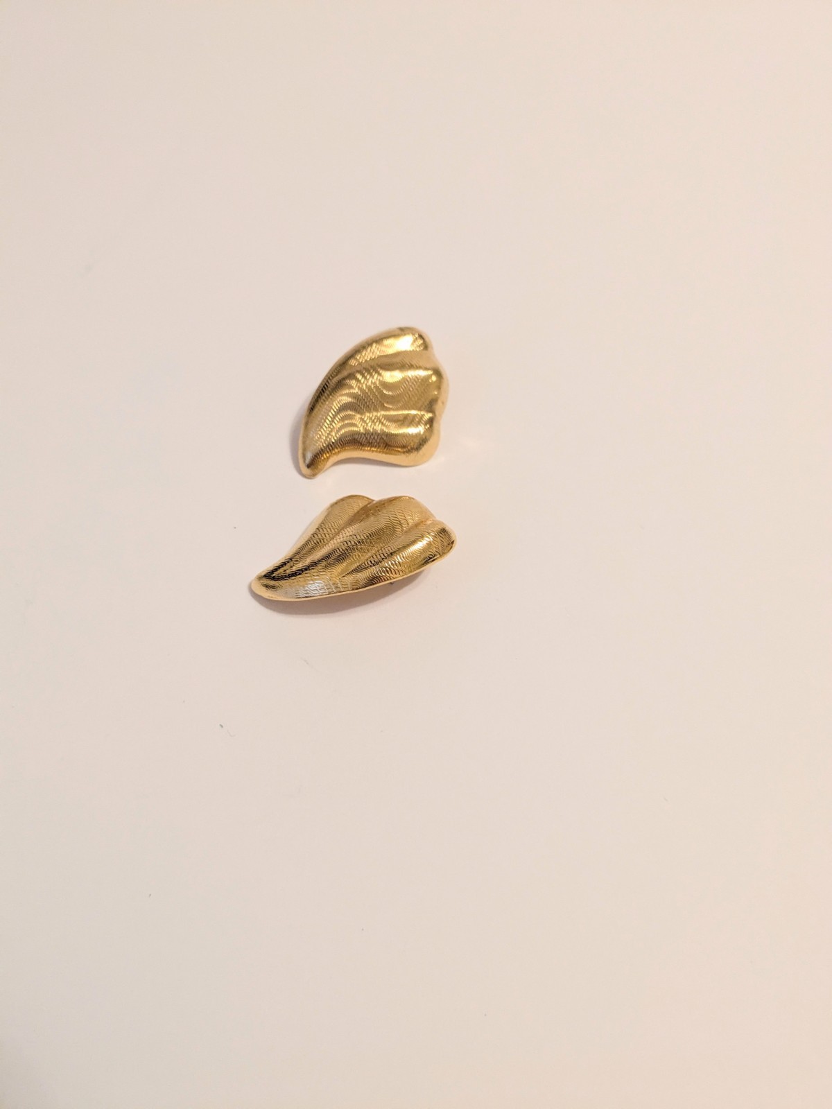 Vintage AVON Gold Tone Textured Wave Shaped Stud Drop Earrings 1 3/4″.