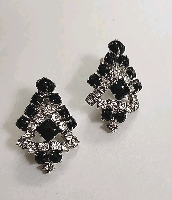 Vintage 1950s Bib Necklace & Screw Back Earrings Black & Clear Rhinestones