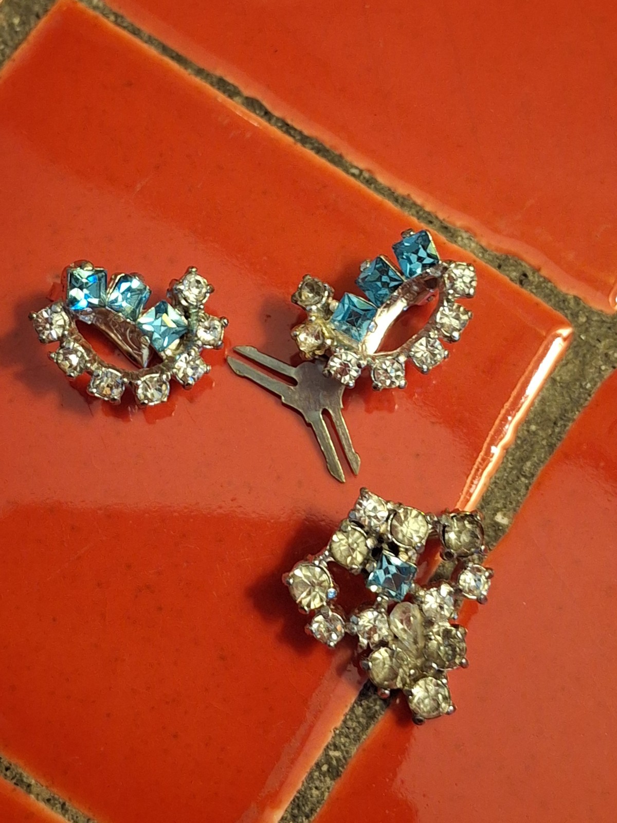 ISKIN Modular 3-in-1 Piece Convertible Brooch Pin & Clip Earrings 1940 Art Deco