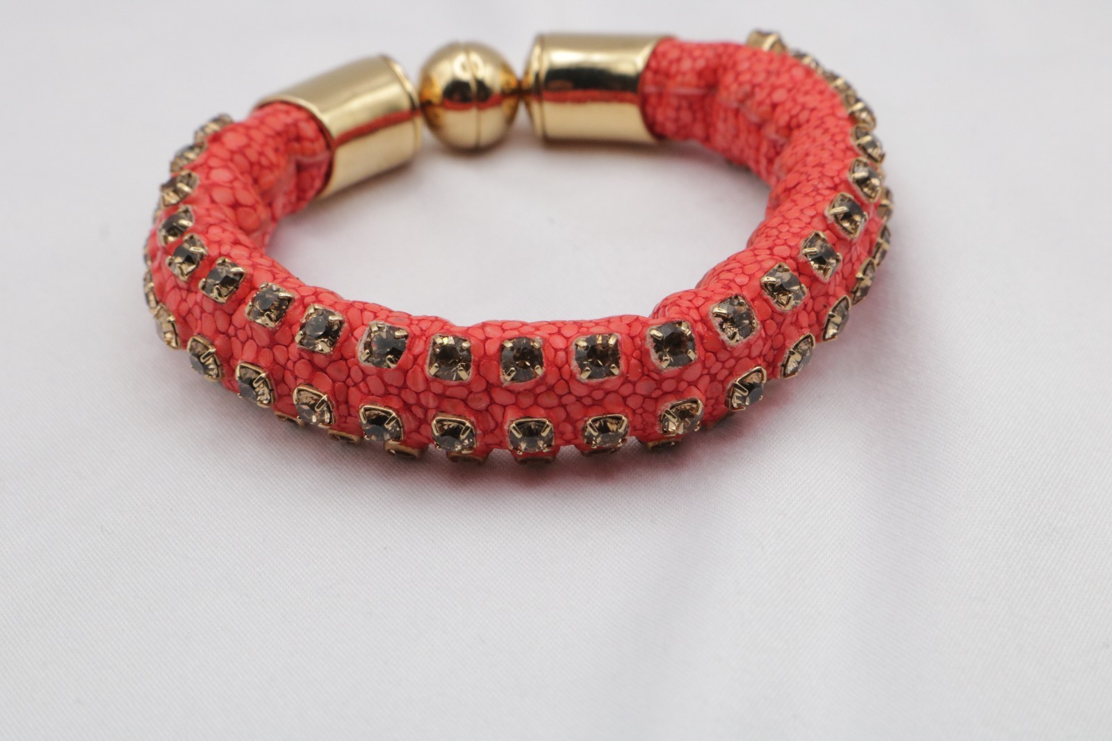 Henri Bendel Stingray Coral Crystal Bracelet Gold Tone Magnetic Clasp Vintage