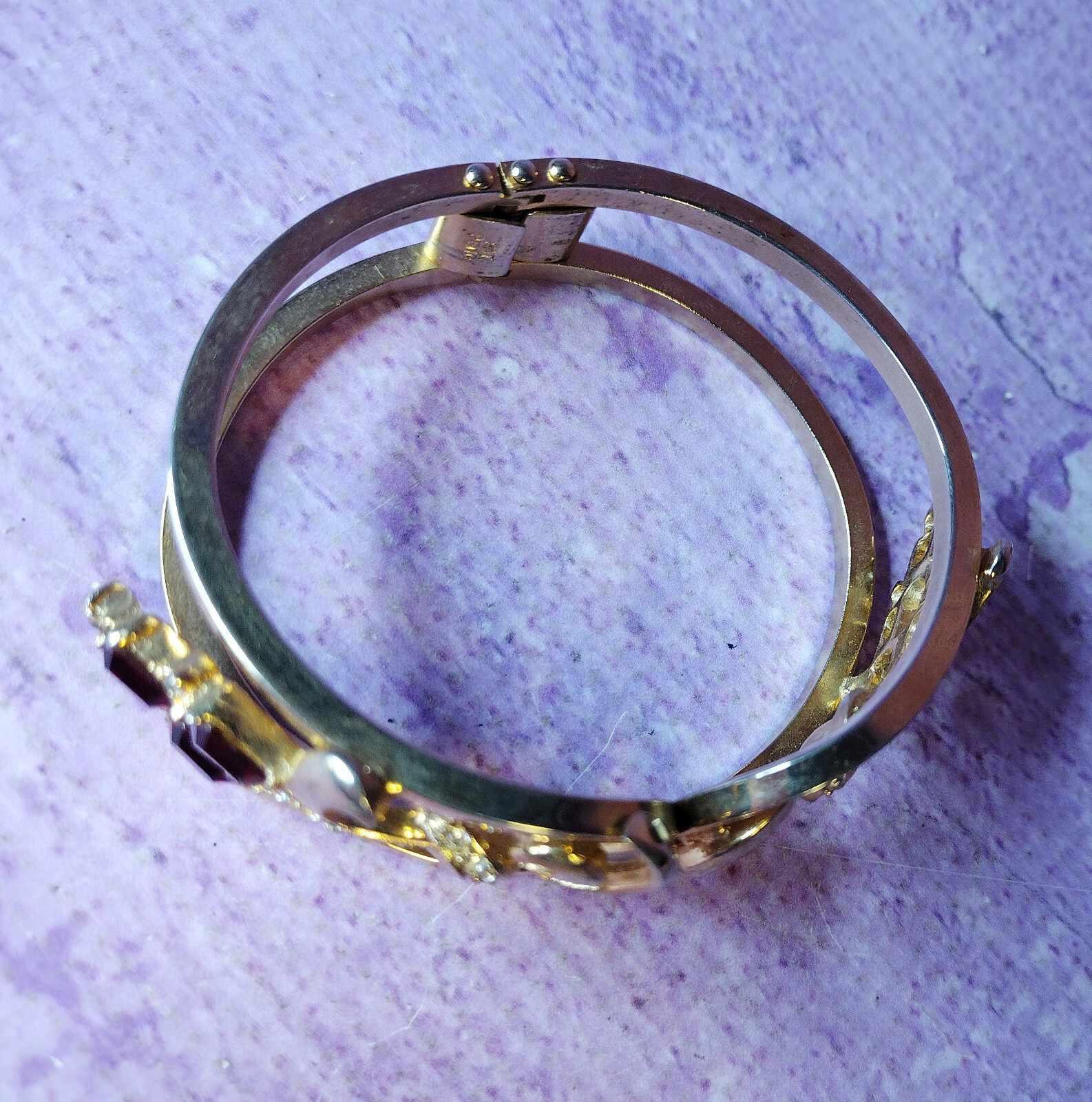 Cuff Bracelet Hinged Cut Out Red Clear Faceted Rhinestones Gold Tone Vintage