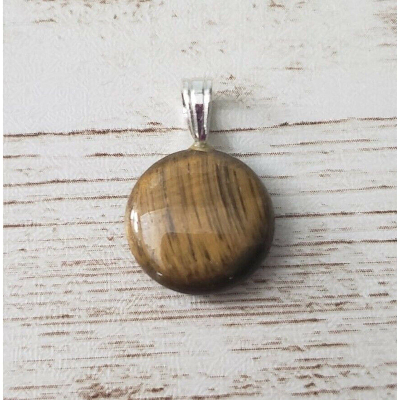 Vintage Pendant – Brown & Tan Small Circular – 0.5″ – No Chain Included