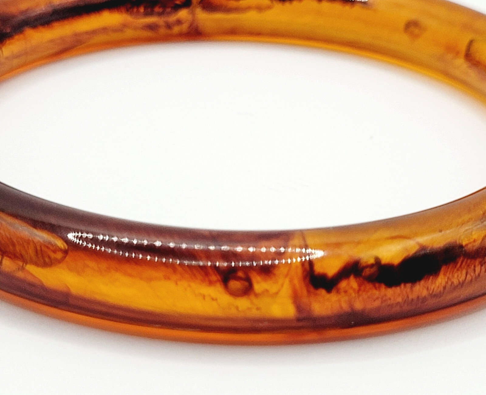 Classic Retro Faux T Shell Acrylic Bangle Bracelet Vintage 1980s with Bubbles