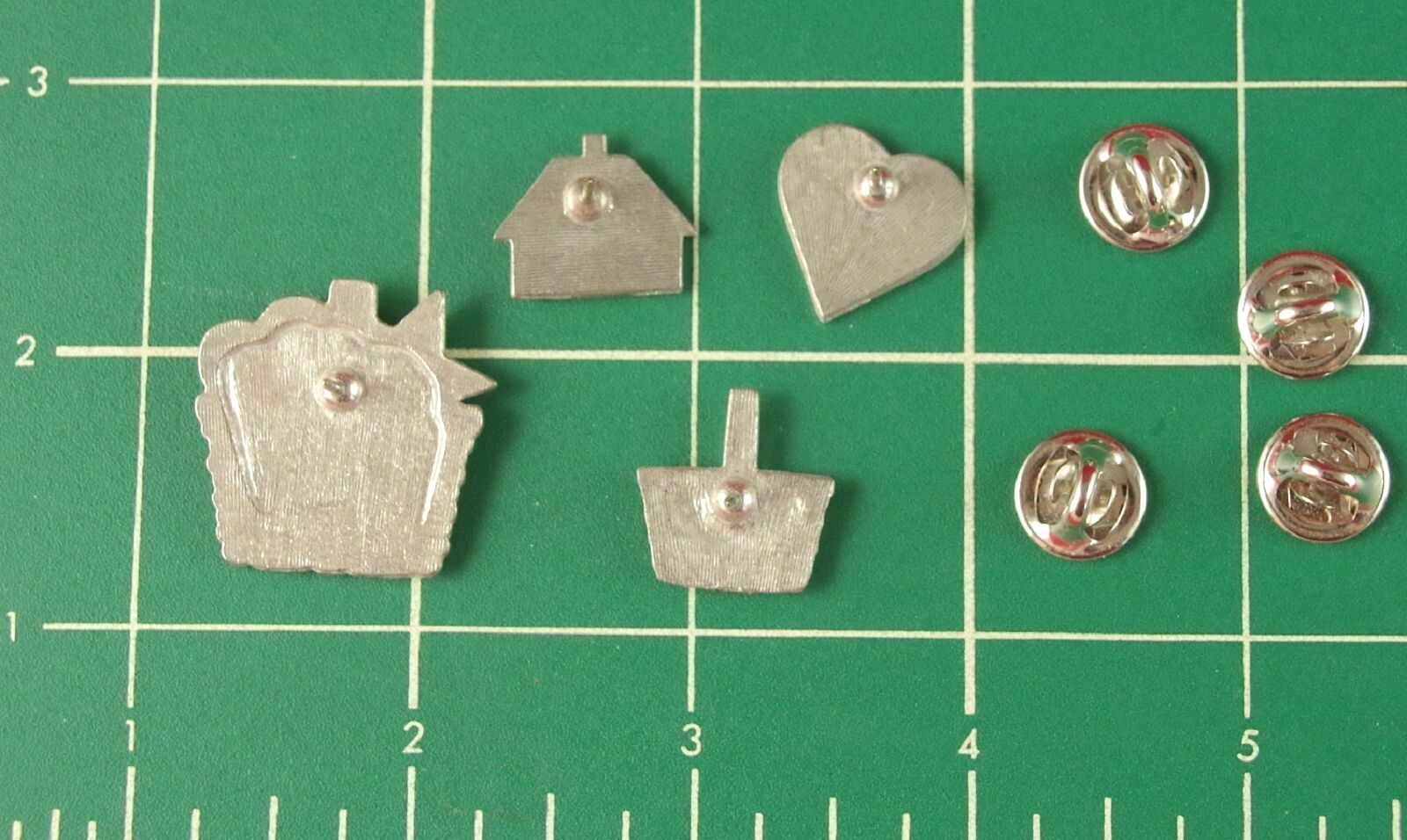 Lot 2 NOS VTG FINE PEWTER PICNIC BASKET, SET 3 HOUSE FLAG HEART BROOCH LAPEL PIN