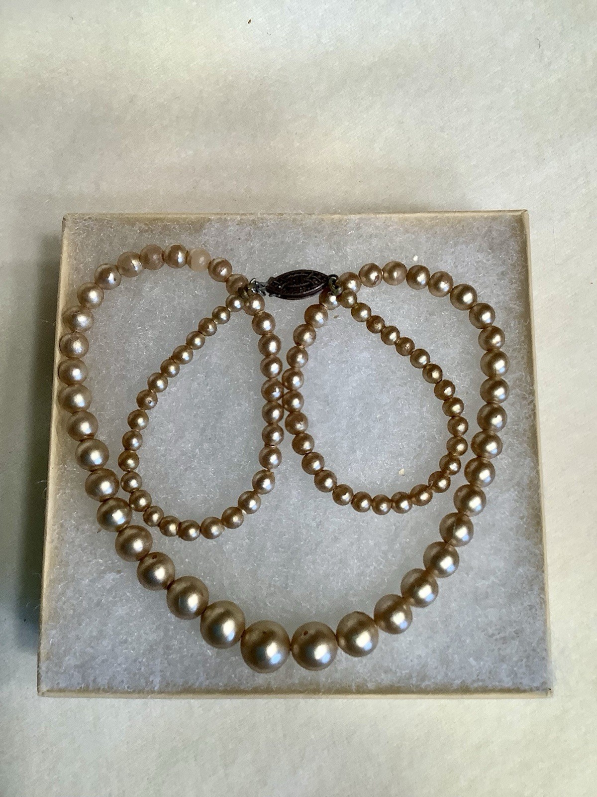 Vintage 16 inch Single Strand Faux Pearl Necklace With Fish Hook Clasp